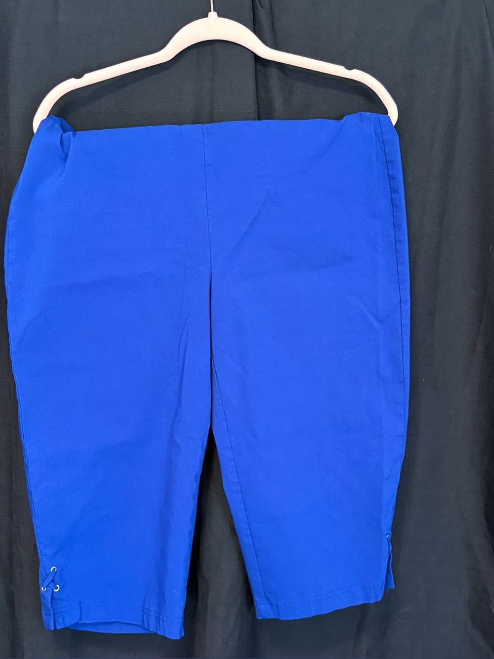 Emaline Royal Blue pull on stretch Capri Pants. Lace-up Grommets on hem. Sz 16W